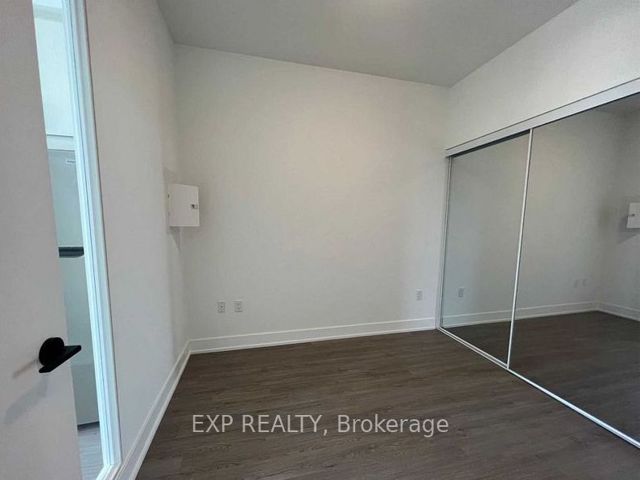 305 - 60 George Butchart Dr