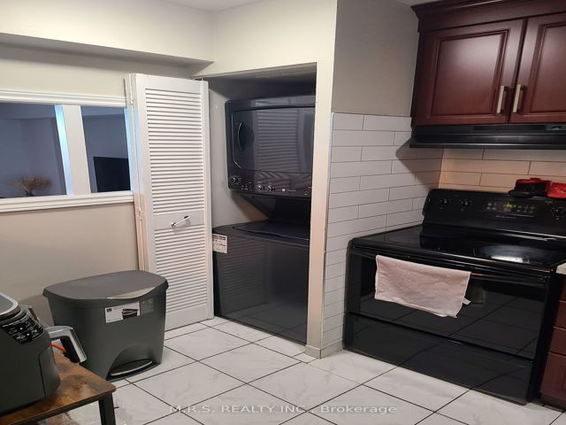 1803 - 5 San Romano Way