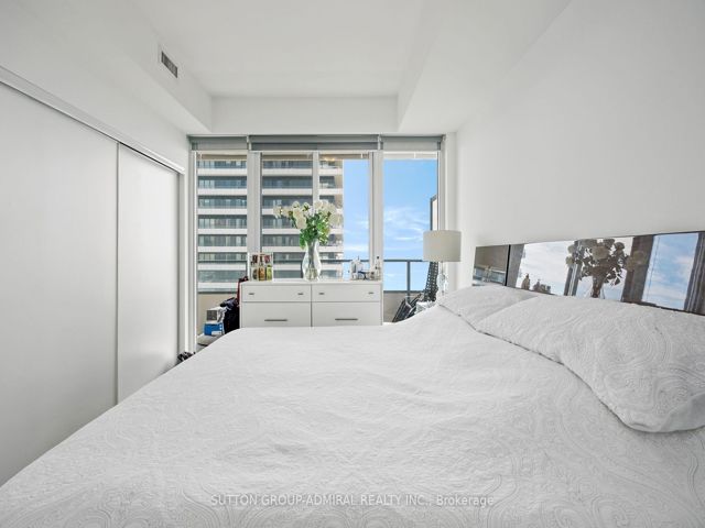 3815 - 30 Shore Breeze Dr