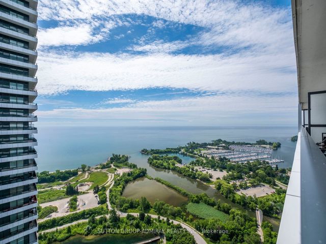 3815 - 30 Shore Breeze Dr