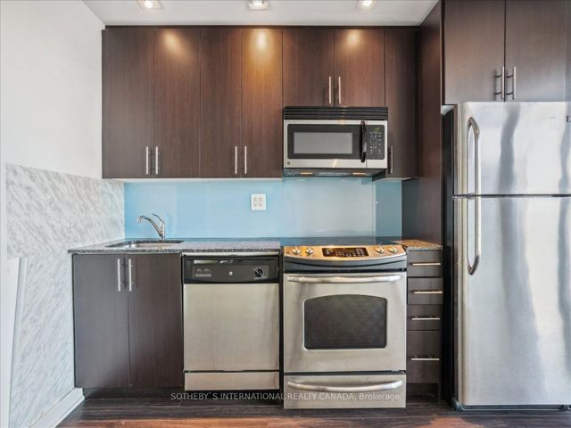 1022 - 165 Legion Rd N