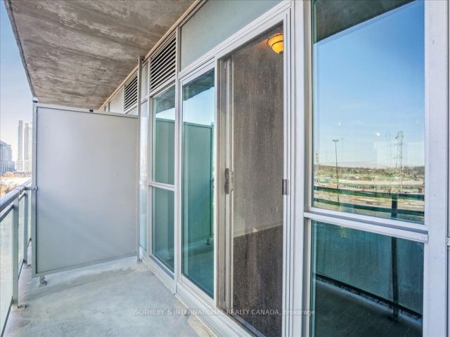 1022 - 165 Legion Rd N