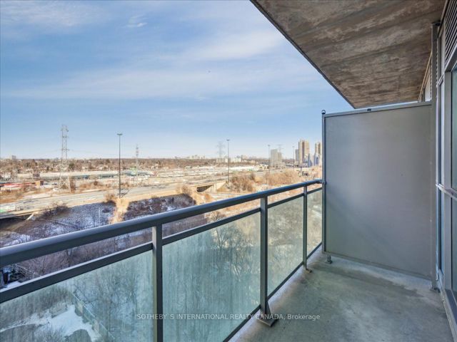 1022 - 165 Legion Rd N