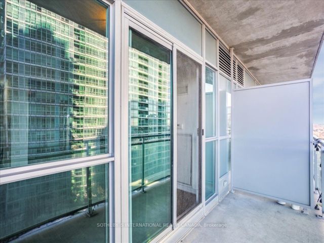 1022 - 165 Legion Rd N