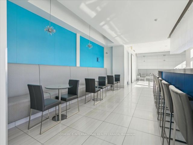 1022 - 165 Legion Rd N