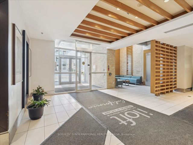 1022 - 165 Legion Rd N
