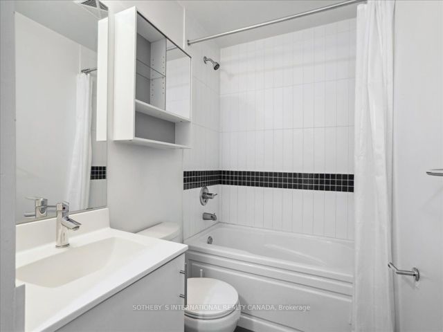1022 - 165 Legion Rd N