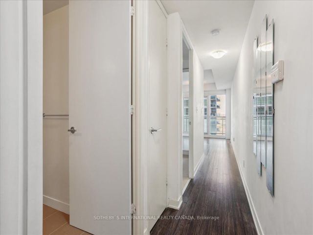 1022 - 165 Legion Rd N
