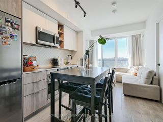 1202 - 36 Zorra St