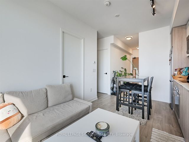 1202 - 36 Zorra St