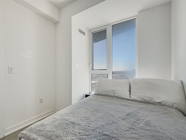 1202 - 36 Zorra St