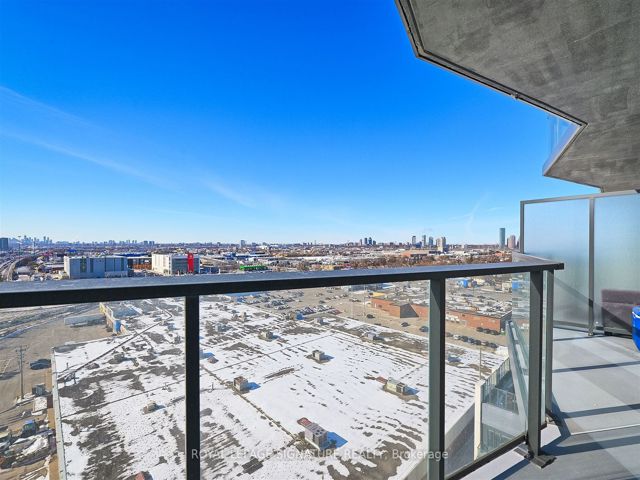 1202 - 36 Zorra St