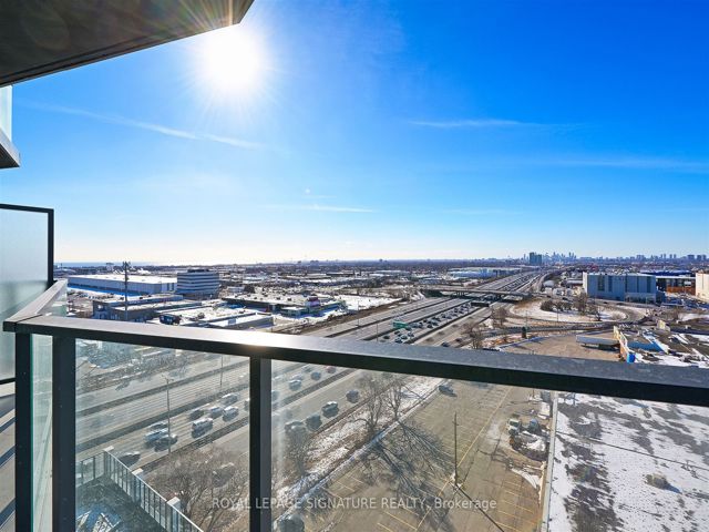 1202 - 36 Zorra St