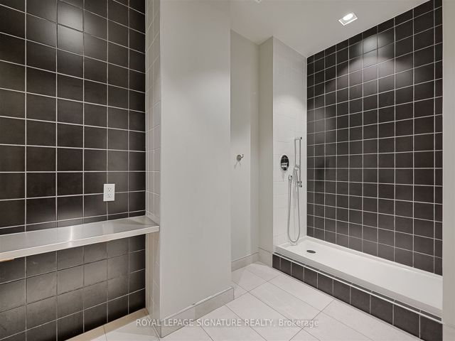 1202 - 36 Zorra St