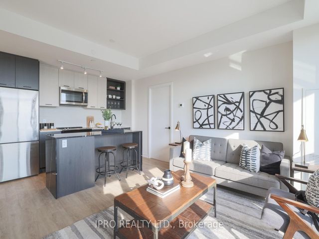915 - 2300 St Clair Ave W
