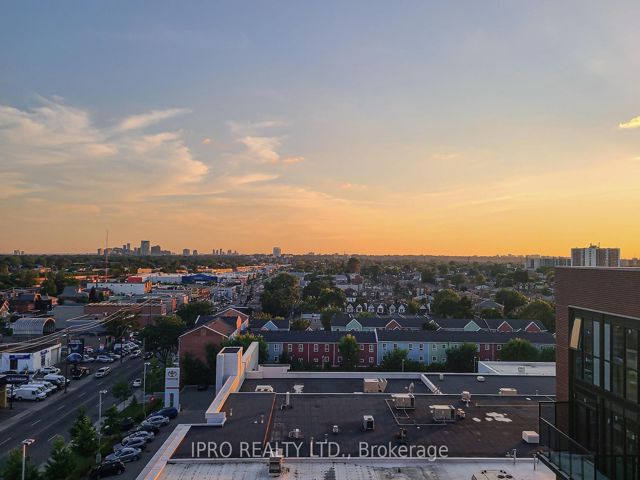 915 - 2300 St Clair Ave W