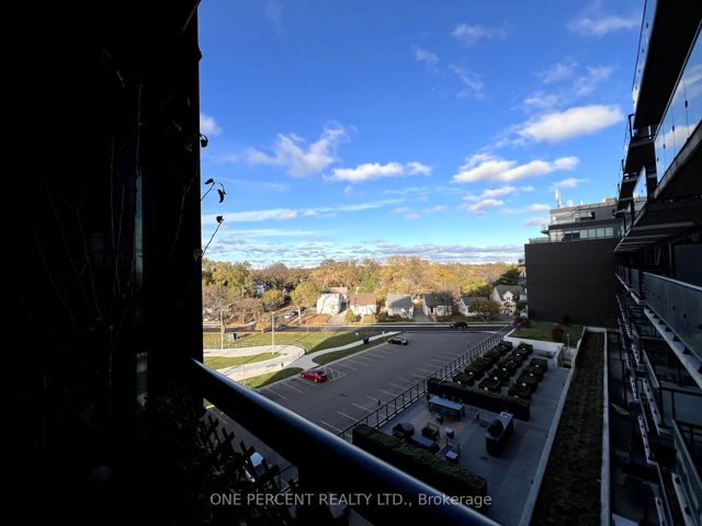 527 - 7 Smith Cres