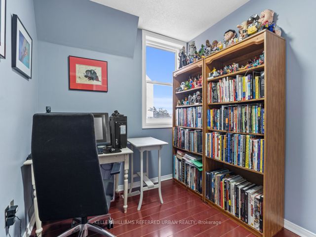 225 - 760 Lawrence Ave W