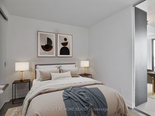 512 - 2720 Dundas St W