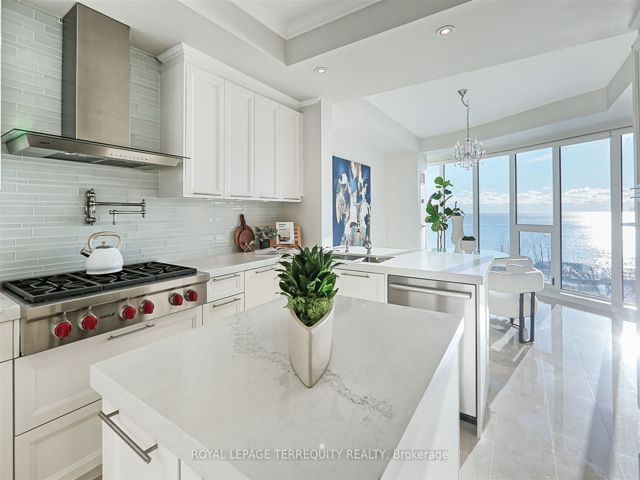 515 - 2095 Lake Shore Blvd W