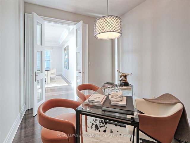 515 - 2095 Lake Shore Blvd W