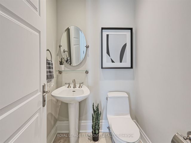 515 - 2095 Lake Shore Blvd W