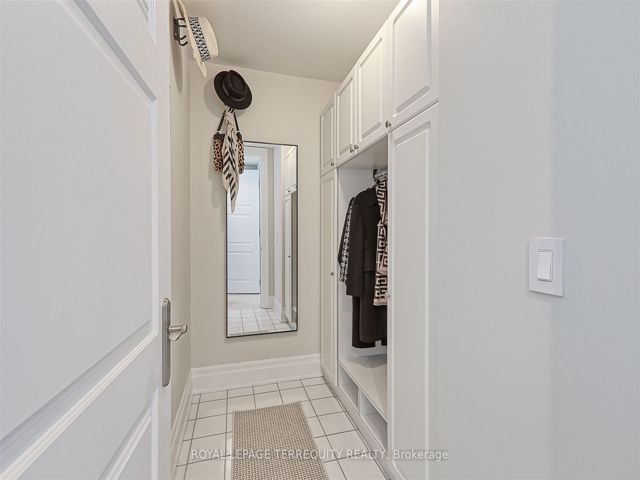 515 - 2095 Lake Shore Blvd W