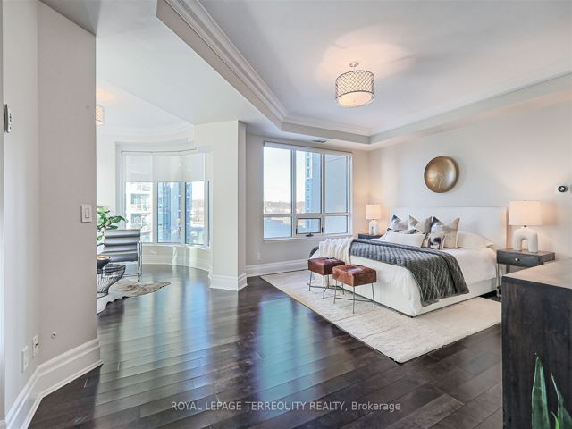 515 - 2095 Lake Shore Blvd W