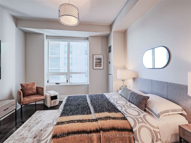 515 - 2095 Lake Shore Blvd W