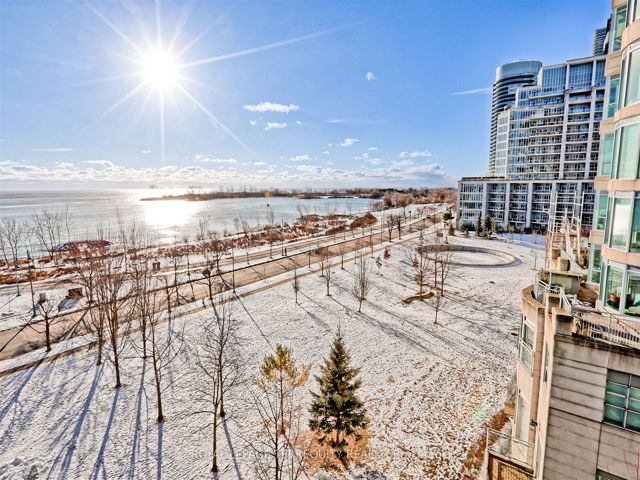 515 - 2095 Lake Shore Blvd W