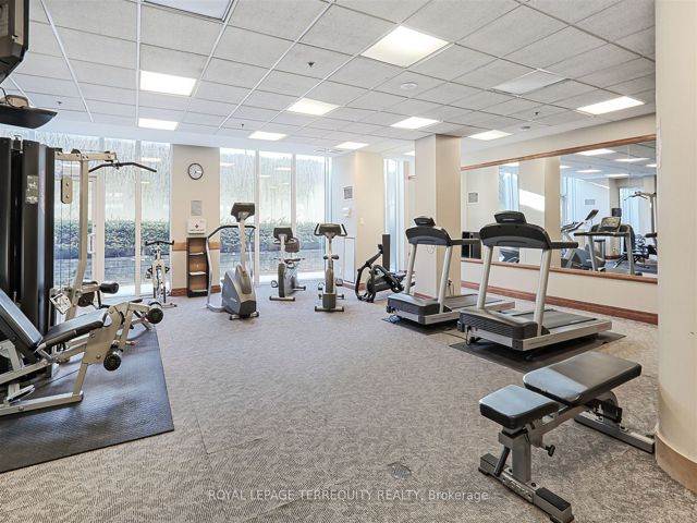 515 - 2095 Lake Shore Blvd W