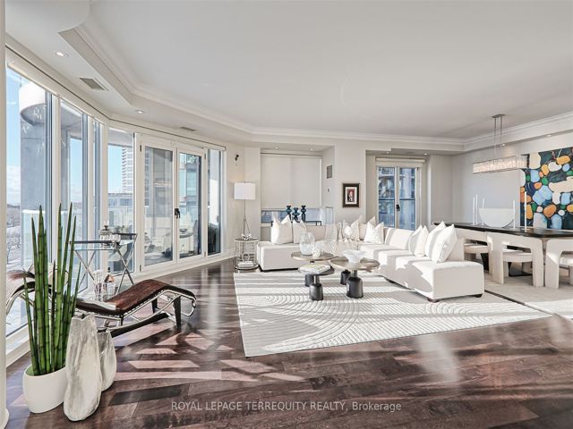 515 - 2095 Lake Shore Blvd W