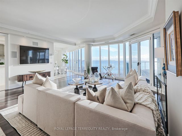 515 - 2095 Lake Shore Blvd W