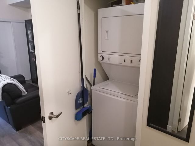 l03 - 816 Lansdowne Ave