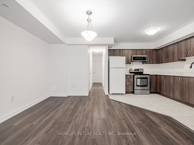 202 - 2355 Sheppard Ave W