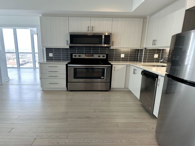 912 - 17 Zorra St
