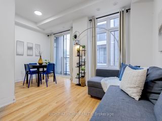 52 - 719 Lawrence Ave W