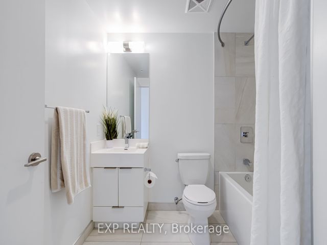 1404 - 30 Samuel Wood Way