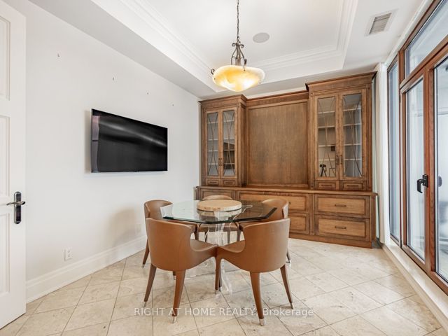 PH15 - 2095 Lake Shore Blvd W