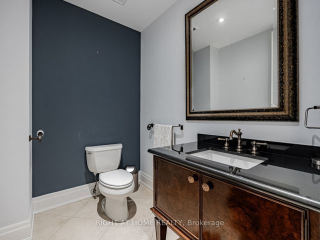 PH15 - 2095 Lake Shore Blvd W
