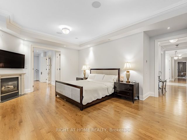 PH15 - 2095 Lake Shore Blvd W