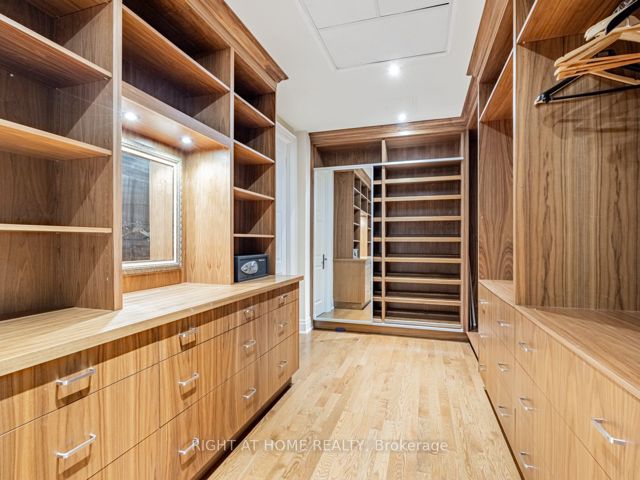 PH15 - 2095 Lake Shore Blvd W