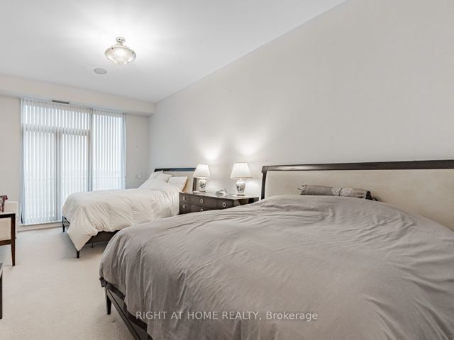 PH15 - 2095 Lake Shore Blvd W