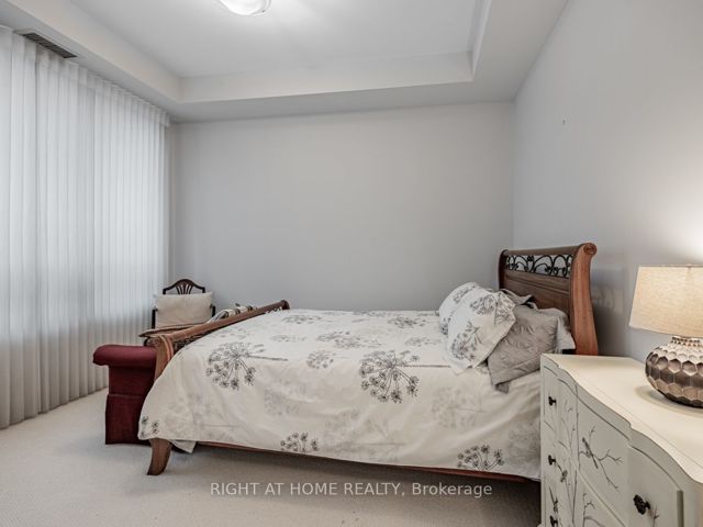 PH15 - 2095 Lake Shore Blvd W