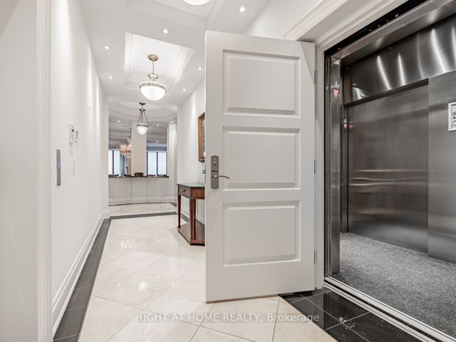 PH15 - 2095 Lake Shore Blvd W