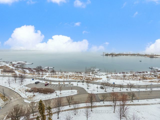 PH15 - 2095 Lake Shore Blvd W