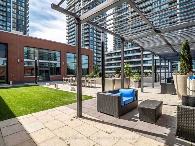 308 - 2212 Lake Shore Blvd W