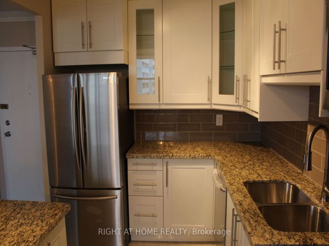 1809 - 3390 Weston Rd