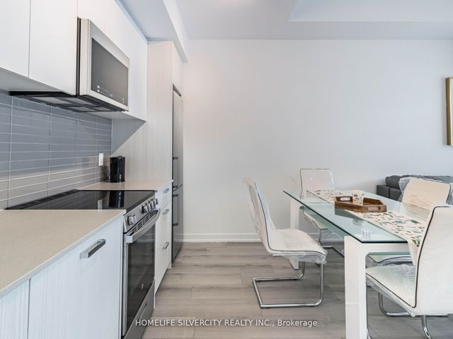 107 - 117 Ford St S
