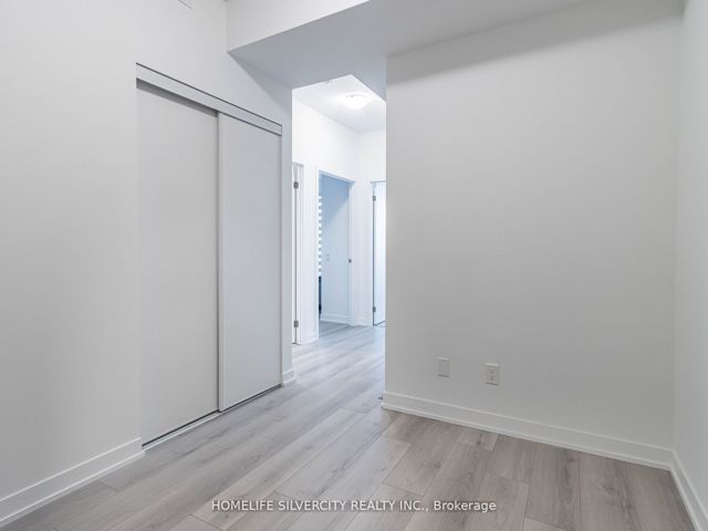 107 - 117 Ford St S